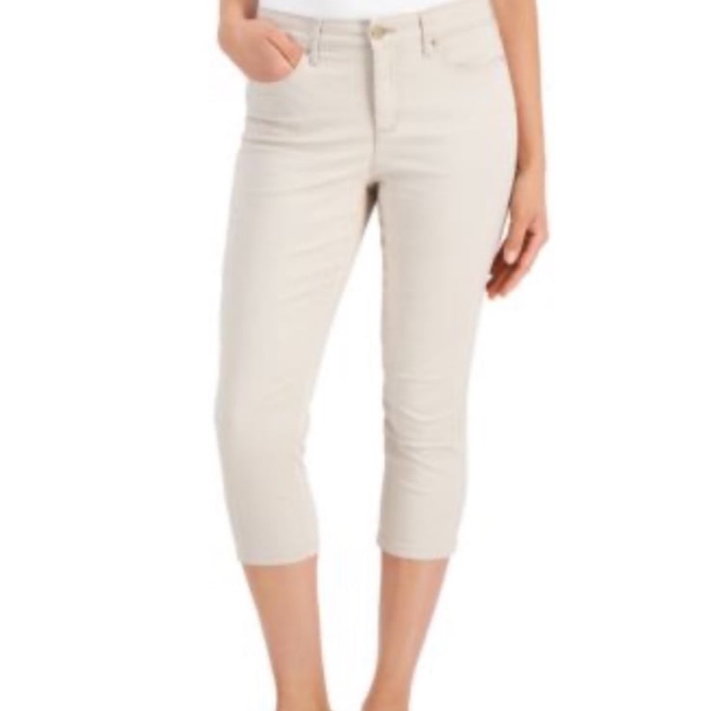 Liverpool Michelle capri pants in a light‎ beige size 6/28